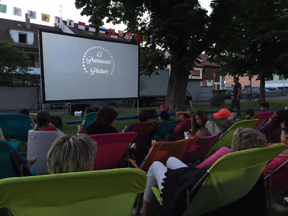 PLANLESOUATES VOUS INVITE À L’AVENTURE ET AU RIRE LORS DE SON CINÉMA